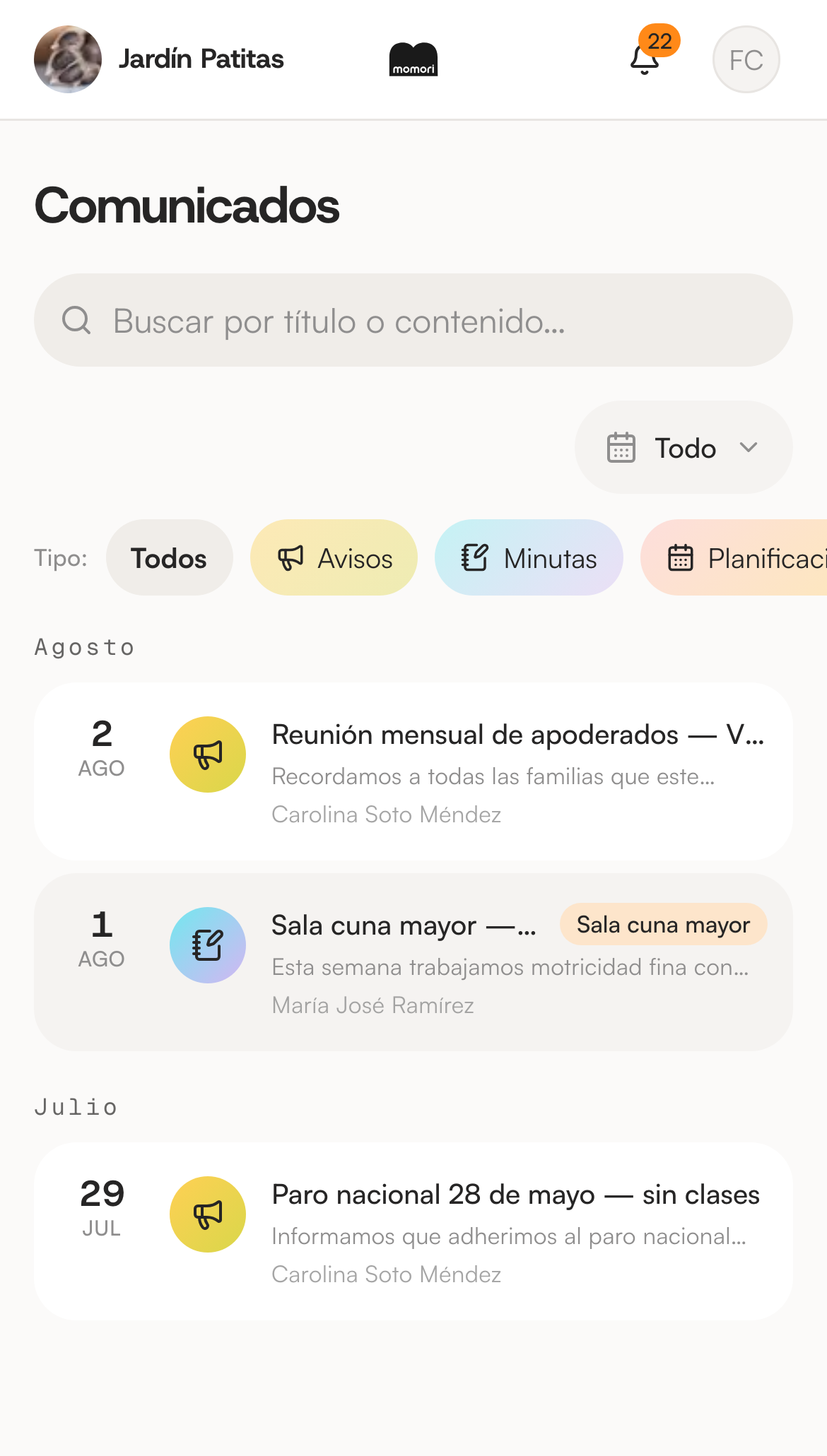 Lista de Comunicados con buscador y filtros, agrupada por fecha.